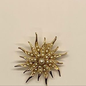 Vintage Dainty gold pearl burst pin